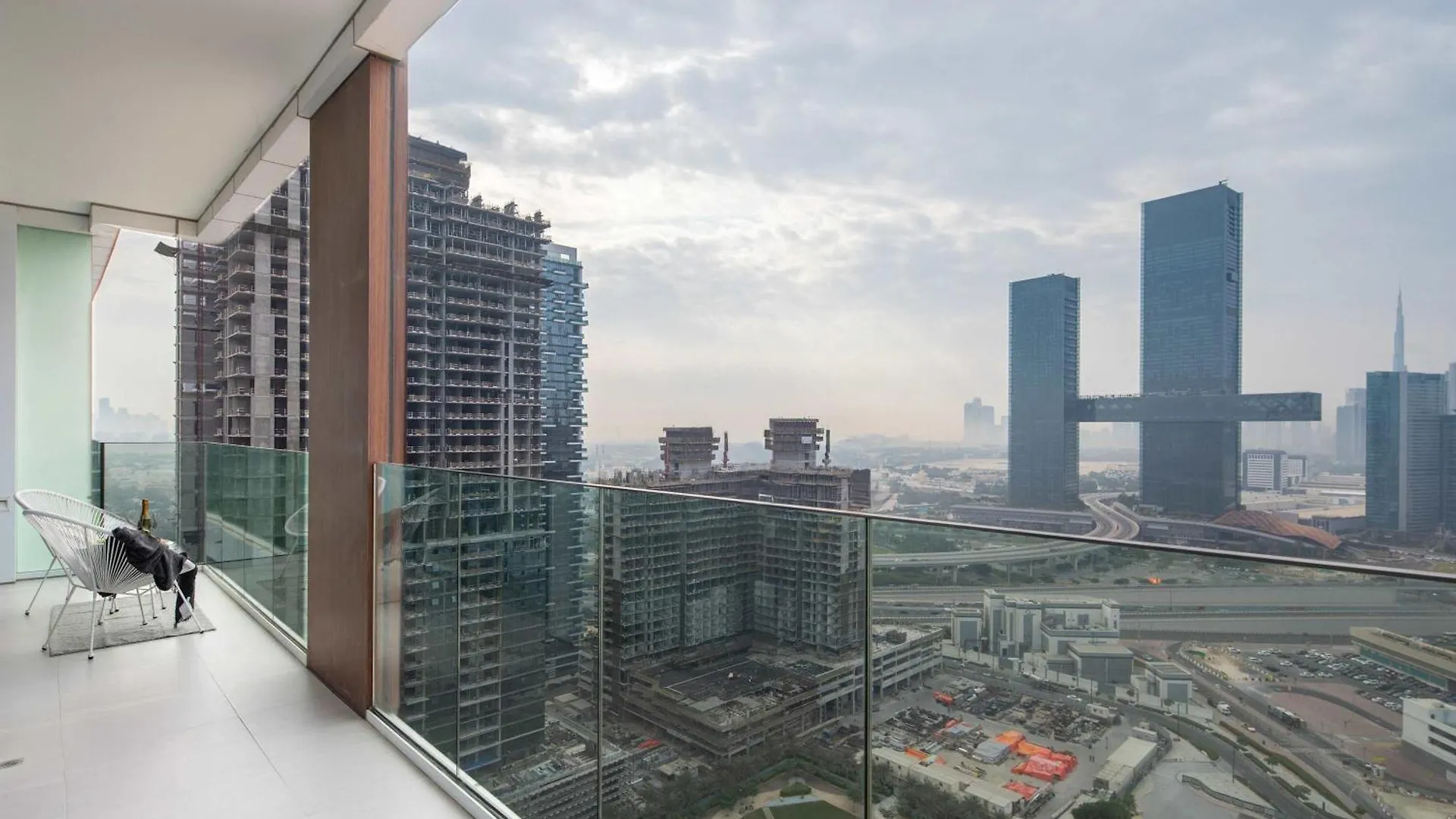 Apartment Frank Porter - Park Gate Dubai